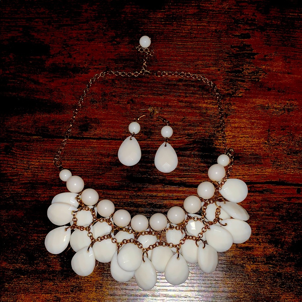Elegant White Jewelry Set